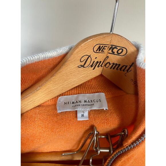 Neiman Marcus Mens Cloud Cashmere 1/4 Zip Sweater Size Medium Orange - Picture 3 of 3